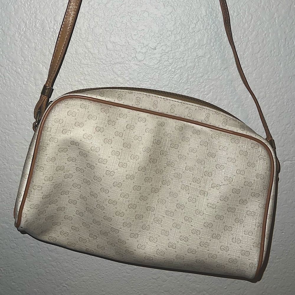 vintage tan & white crossbody bag 💼
